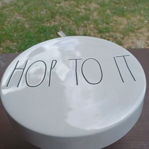 Rae Dunn Cake/Pie Stand